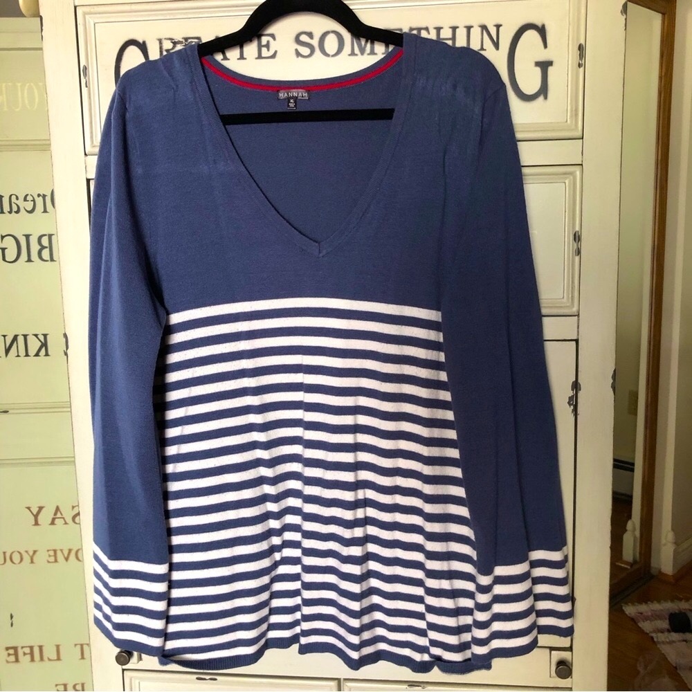 Super soft v-neck sweater by Hannah. Blue w/ white stripes. Size XL